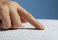 200 Jahre Braille-Schrift: Dunkellesung und Gespräch 