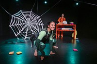Spinne spielt Klavier